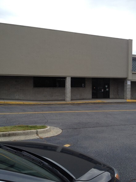 More Photos Of 5600 Milgen Rd, Columbus Storefront For Lease