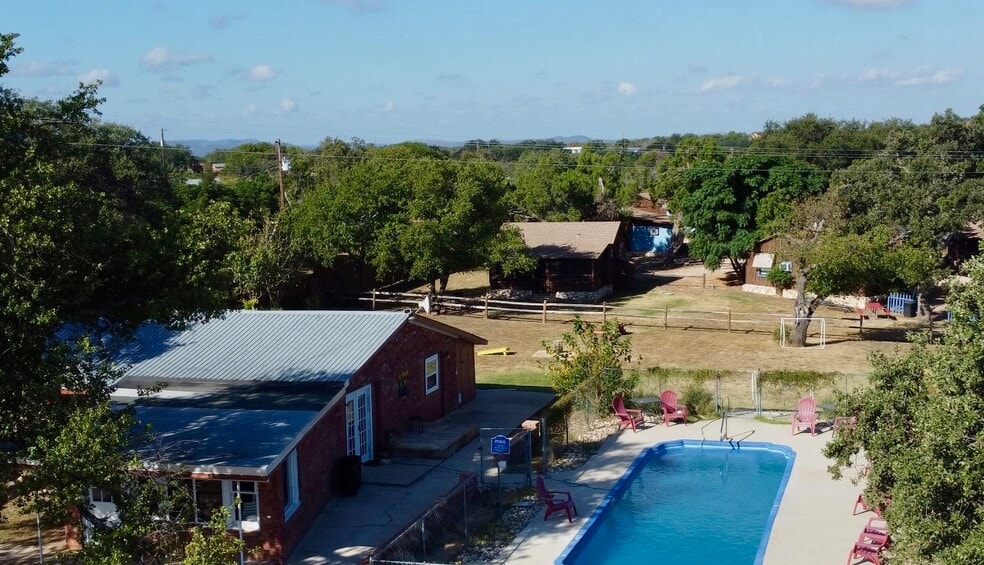 More Photos Of 1400 Ranch Road 261, Buchanan Dam Hotel For Sale