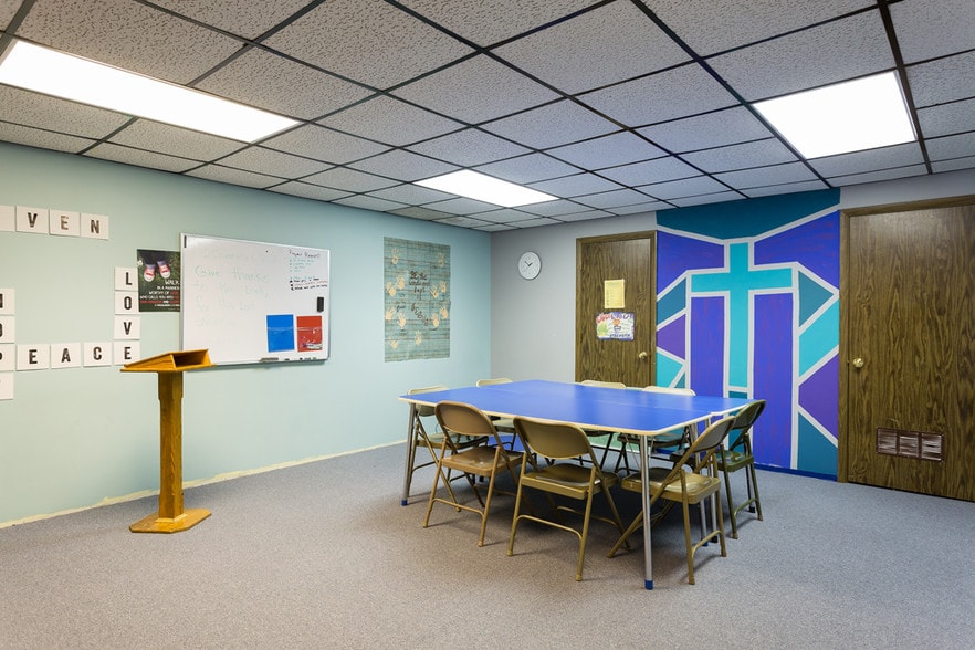 More Photos Of 305 W Columbia St, Farmington Religious Facility For Sale