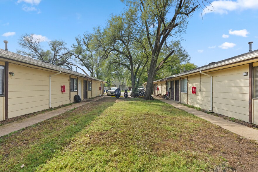More Photos Of 1322 S Vine St, Wichita Apartments For Sale