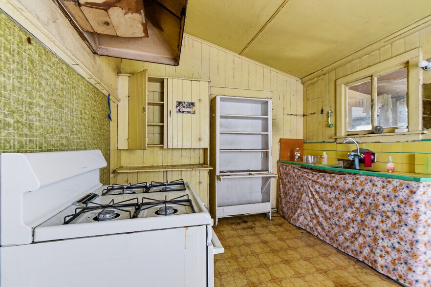 More Photos Of 1028 S Gage Ave, Los Angeles Land For Sale