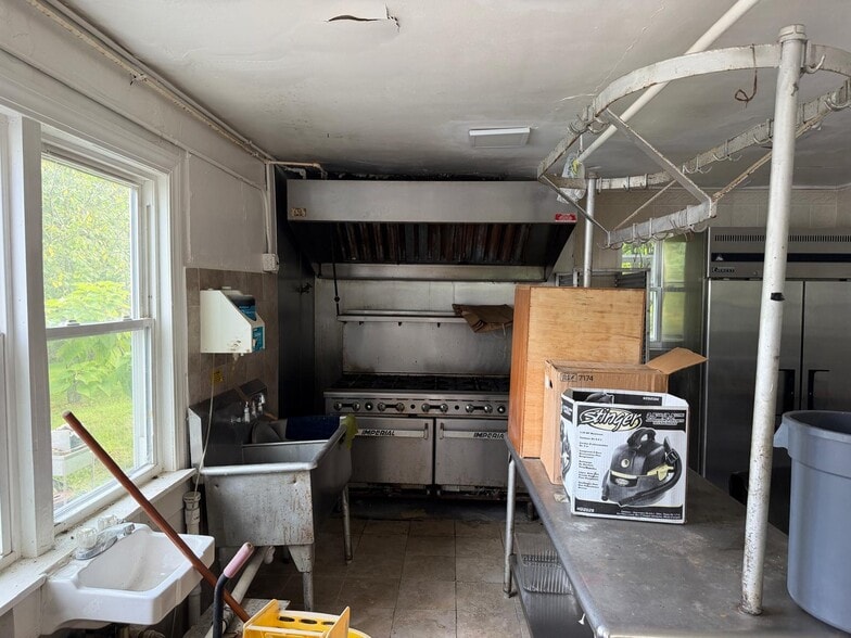 More Photos Of 184 S Pascack Rd, Nanuet Healthcare For Sale