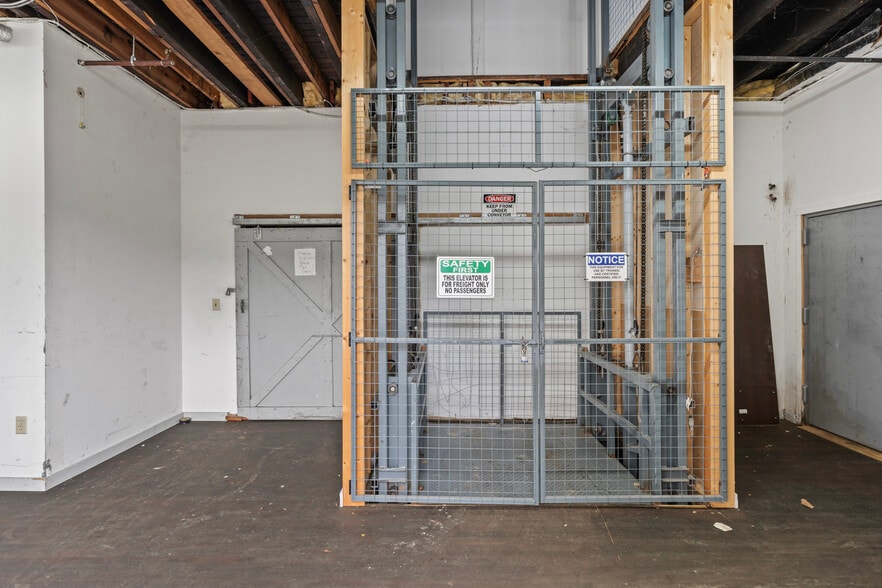 More Photos Of 27 Kent St, Ballston Spa Warehouse For Lease