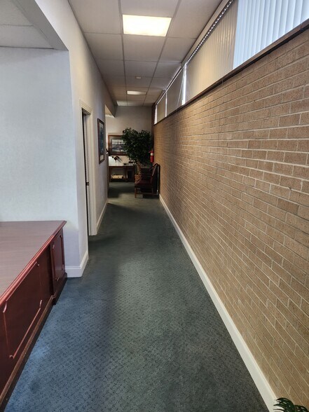 More Photos Of 605 N Queen St, Kinston Office For Lease