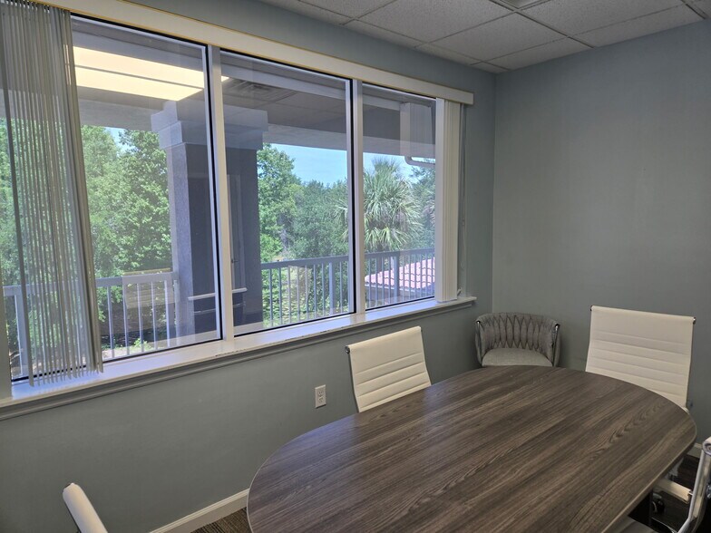 More Photos Of 7601 Conroy Windermere Rd, Orlando Office For Lease