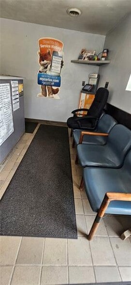 More Photos Of 340 Industrial Blvd, New Kensington Warehouse For Sale