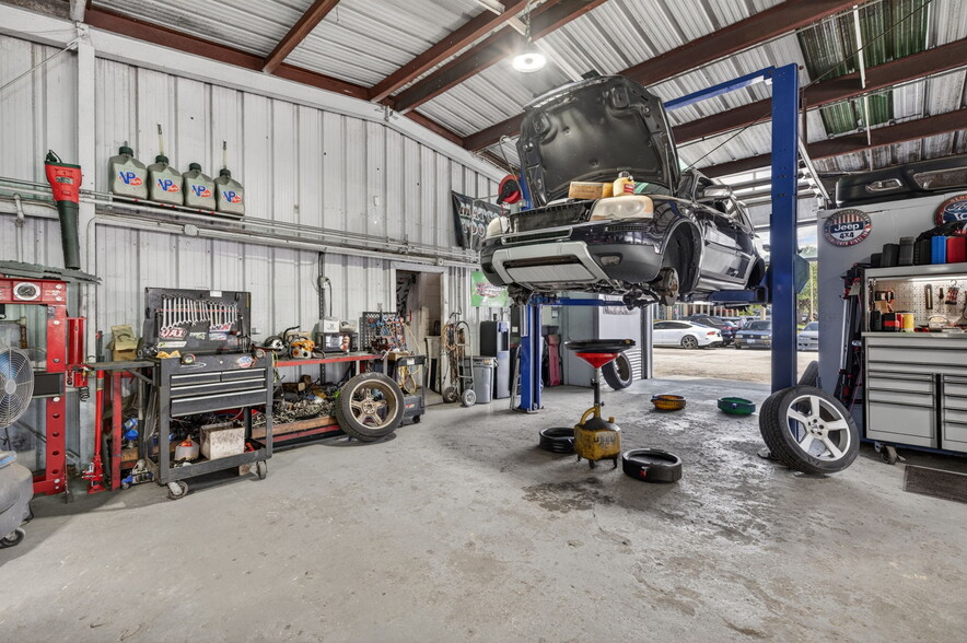 More Photos Of 800-806 W Sr 434, Longwood Auto Repair For Sale