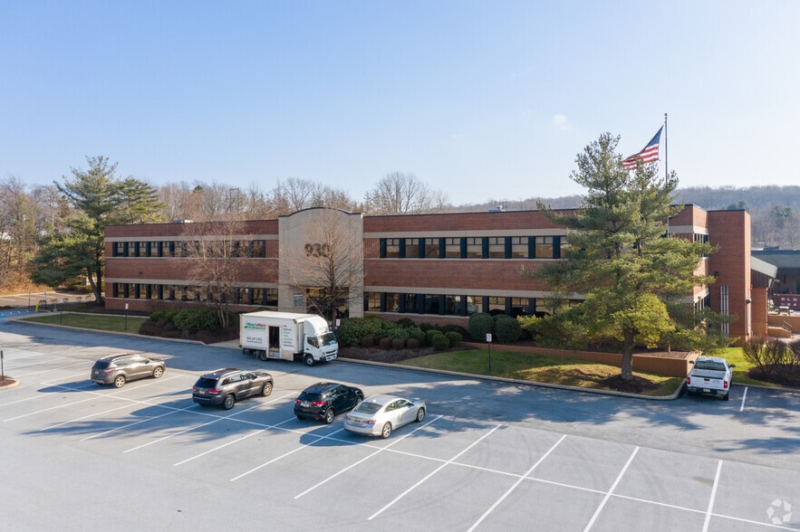 More Photos Of 930 E Lincoln Hwy, Exton Warehouse For Lease