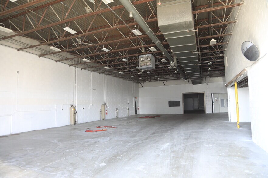 More Photos Of 2080 Harlem Ave, Riverside Auto Repair For Lease