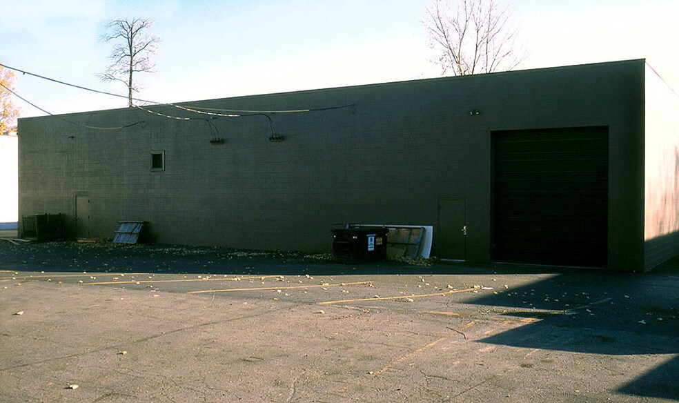 More Photos Of 36080-36082 Industrial Rd, Livonia Warehouse For Sale