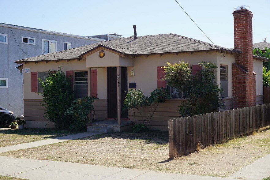 Primary Photo Of 2045 Diamond St, San Diego Apartments For Sale