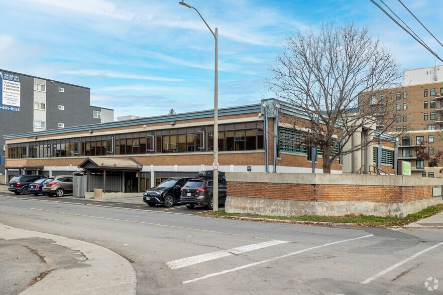 More Photos Of 39 Mcarthur Ave, Ottawa Office For Sale