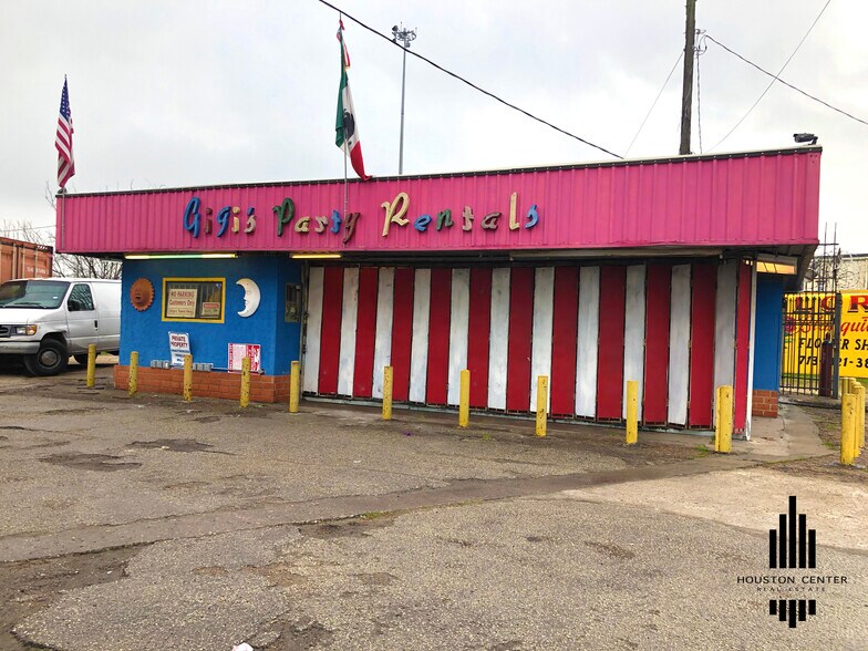 More Photos Of 5702 Gulf Fwy, Houston Convenience Store For Sale