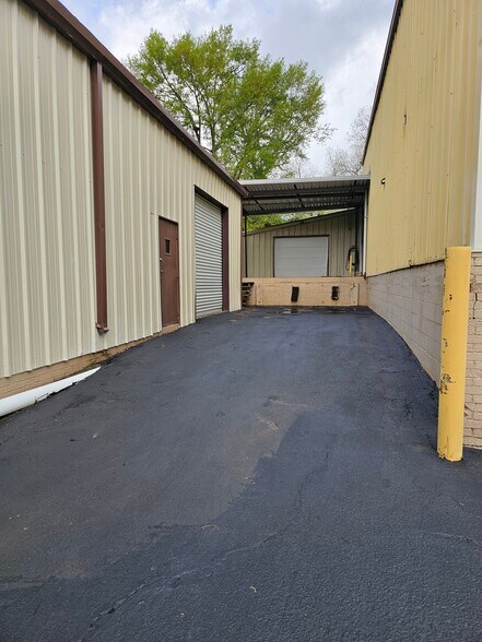 More Photos Of 6221 Monticello Rd, Columbia Warehouse For Lease