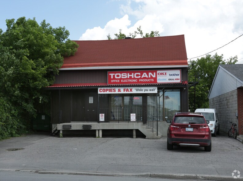 More Photos Of 605 Center St, Ottawa Storefront For Sale