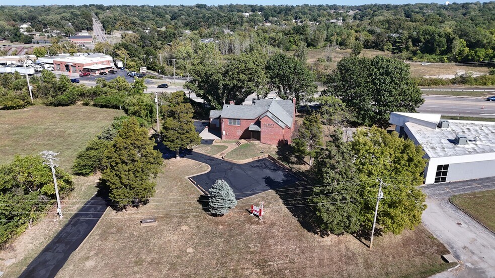 More Photos Of 11144 Dorsett Rd, Maryland Heights Office For Sale