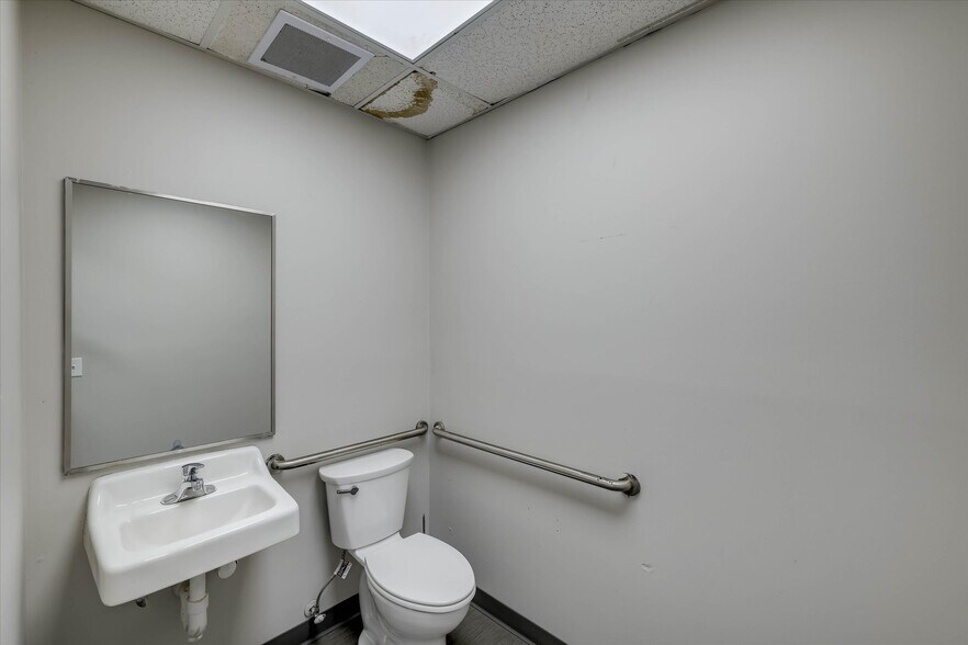More Photos Of 1010 Druid Park Ave, Augusta Freestanding For Sale