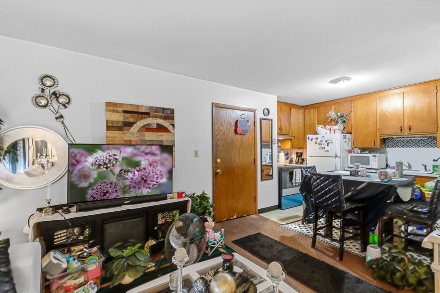 More Photos Of 752 Southview Dr, Anoka Apartments For Sale