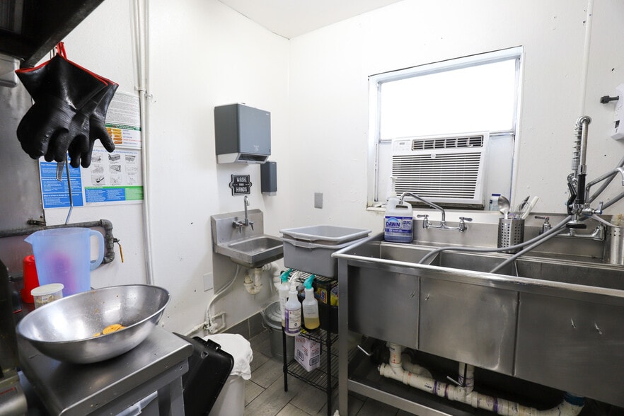 More Photos Of 12169 S Williams St, Dunnellon Restaurant For Sale
