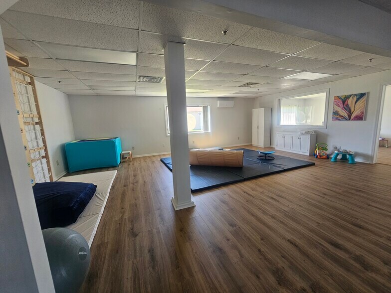 More Photos Of 100 Quarry Rd, Hamburg Medical For Lease