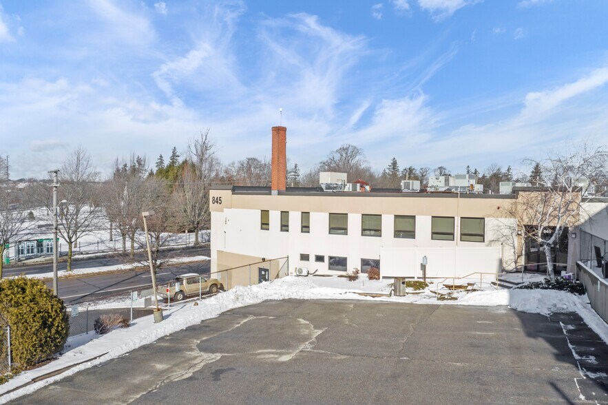 More Photos Of 845 N Main St, Providence Medical For Sale