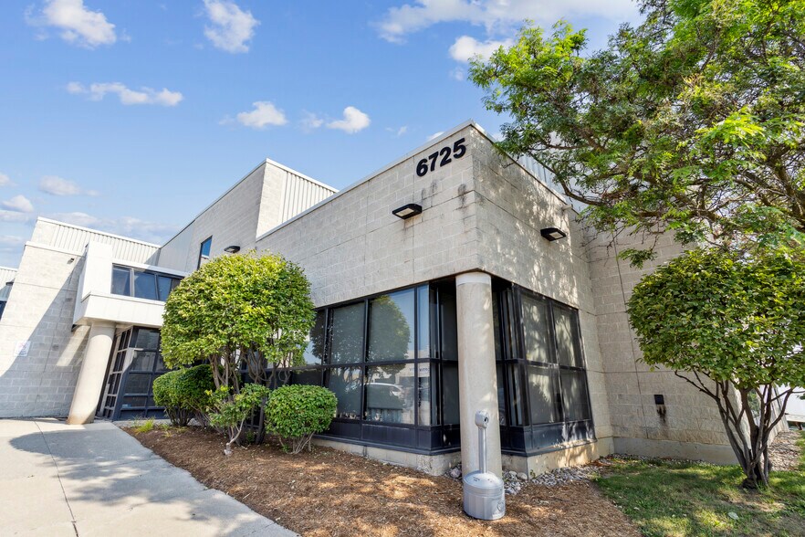 More Photos Of 6725 Millcreek Dr, Mississauga Warehouse For Lease