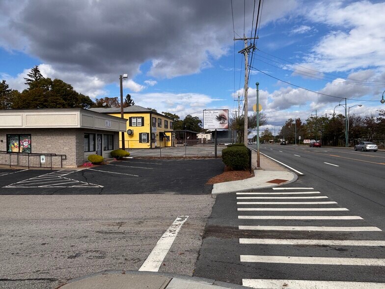 More Photos Of 1923 Post Rd, Warwick Medical For Sale