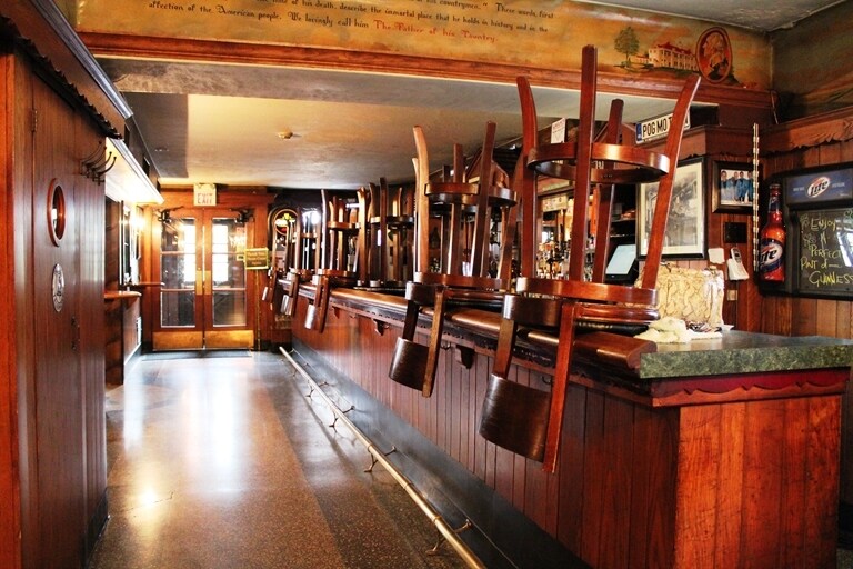More Photos Of 1000 Cumberland St, Lebanon Restaurant For Lease