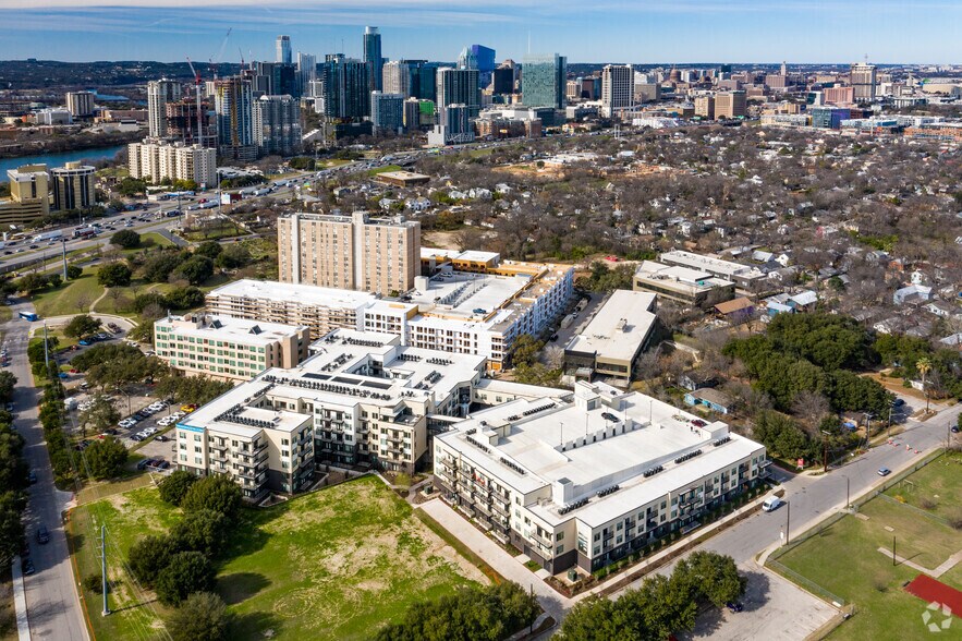 More Photos Of 31 Navasota St, Austin Office For Lease