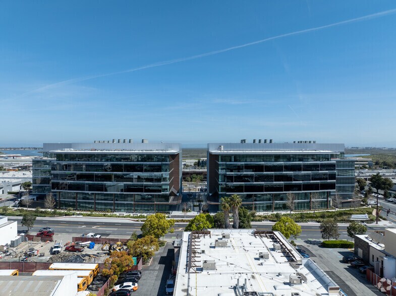 More Photos Of 835 Industrial Rd, San Carlos Research And Development For Lease