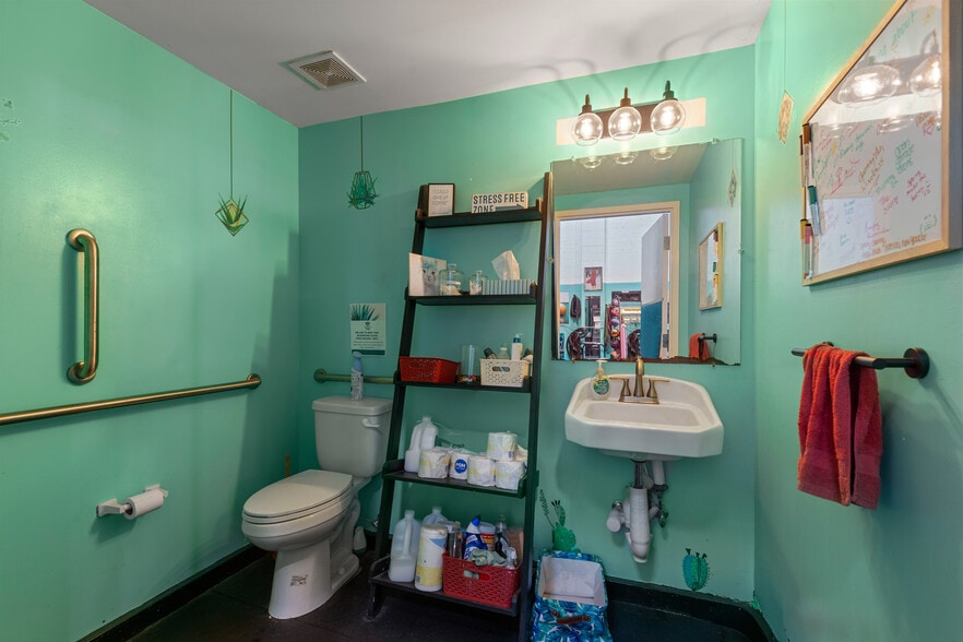 More Photos Of 2614 W Cary St, Richmond Freestanding For Sale