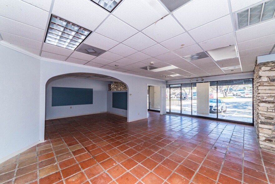 More Photos Of 11800-11874 Wurzbach Rd, San Antonio Unknown For Lease
