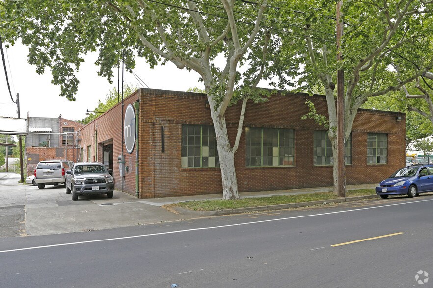 More Photos Of 320-350 Alhambra Blvd, Sacramento Warehouse For Lease