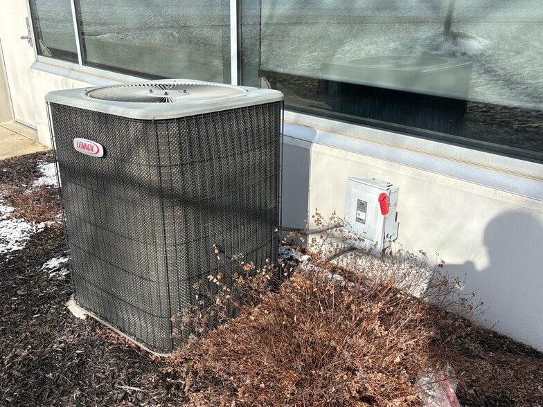 More Photos Of 3589 Sagamore Pky, Lafayette Office For Lease