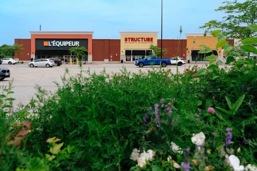 More Photos Of 51 Boul de la Gappe, Gatineau Unknown For Lease