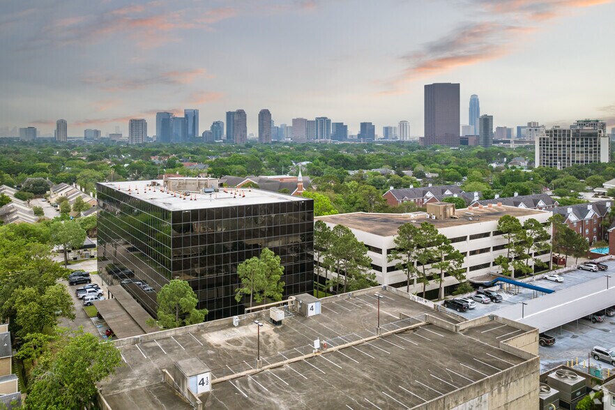More Photos Of 750 Bering Dr, Houston Office For Lease