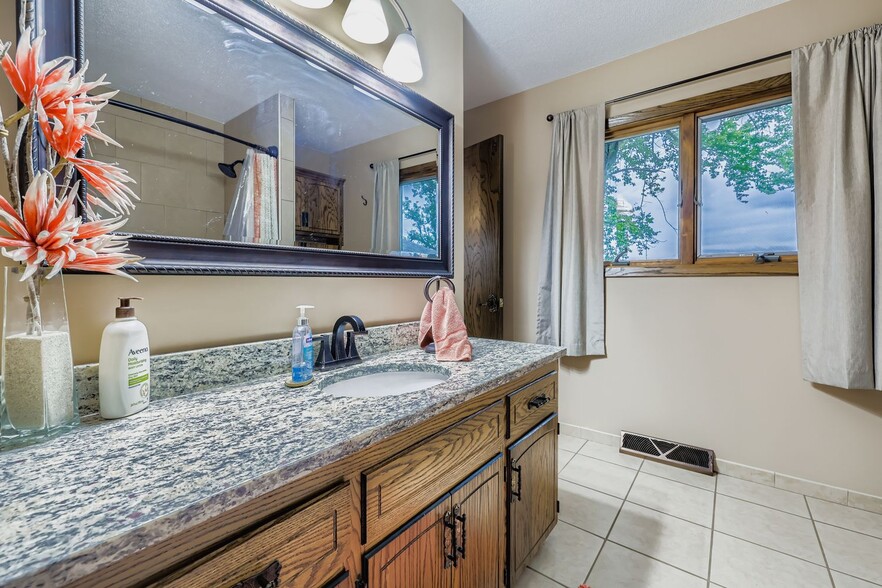 More Photos Of 198 35th St NE, Buffalo Warehouse For Sale