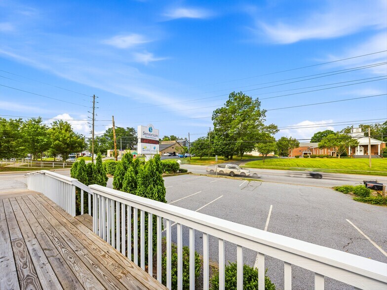 More Photos Of 2124 Hendersonville Rd, Arden Office For Sale