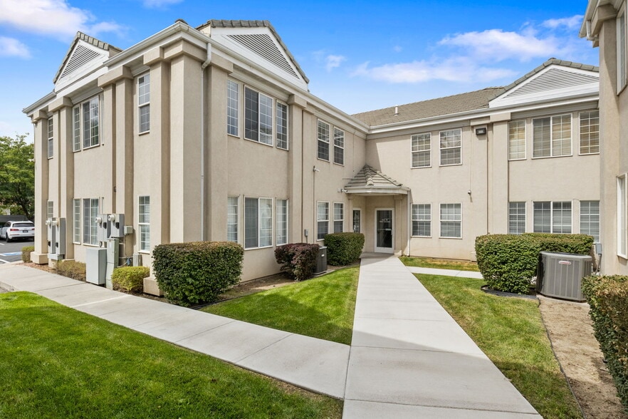 More Photos Of 9672 S 700 E, Sandy Office For Lease