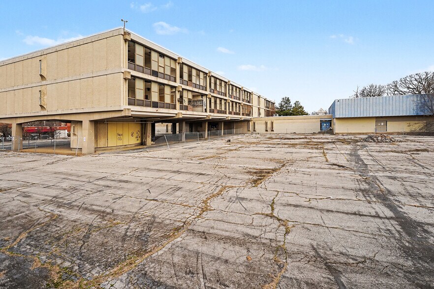 More Photos Of 5750 Lotus, Saint Louis Schools For Sale