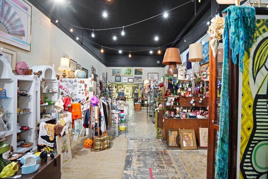More Photos Of 727-743 Pine Ave, Long Beach Storefront For Sale