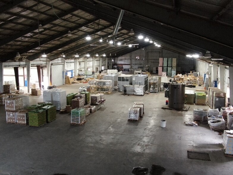 More Photos Of 1310 W Sam Houston Pky N, Houston Warehouse For Sale