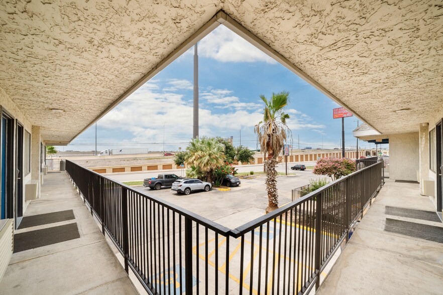 More Photos Of 5522 N Pan Am Expy, San Antonio Hotel For Sale