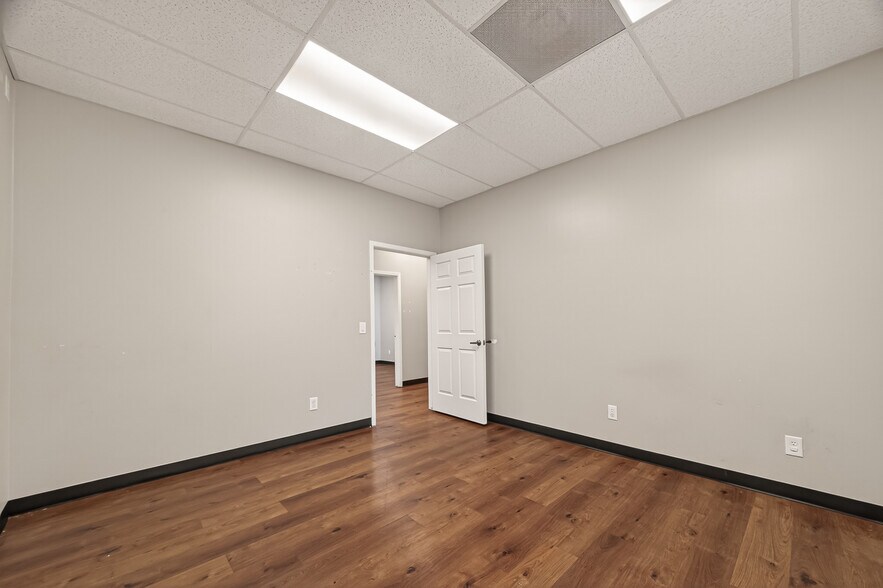 More Photos Of 2223 Dorrington St, Houston Medical For Lease