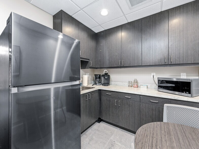 More Photos Of 5 Doctors Park, Asheville Medical For Lease