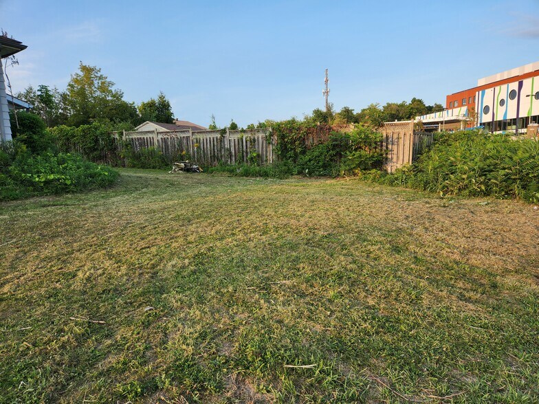 More Photos Of 1465 Harwood Av N, Ajax Land For Lease