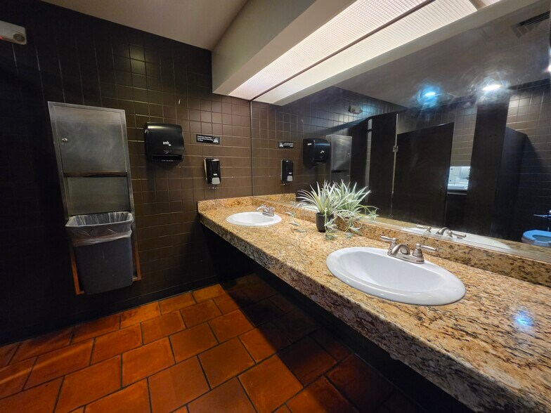 More Photos Of 2813 W Walnut St, Rogers Restaurant For Sale