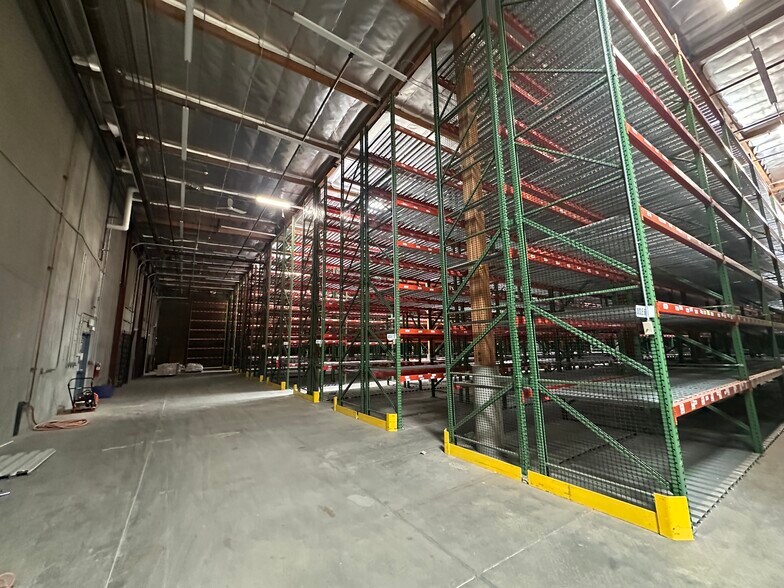 More Photos Of 1201 N 96th St, Seattle Warehouse For Lease