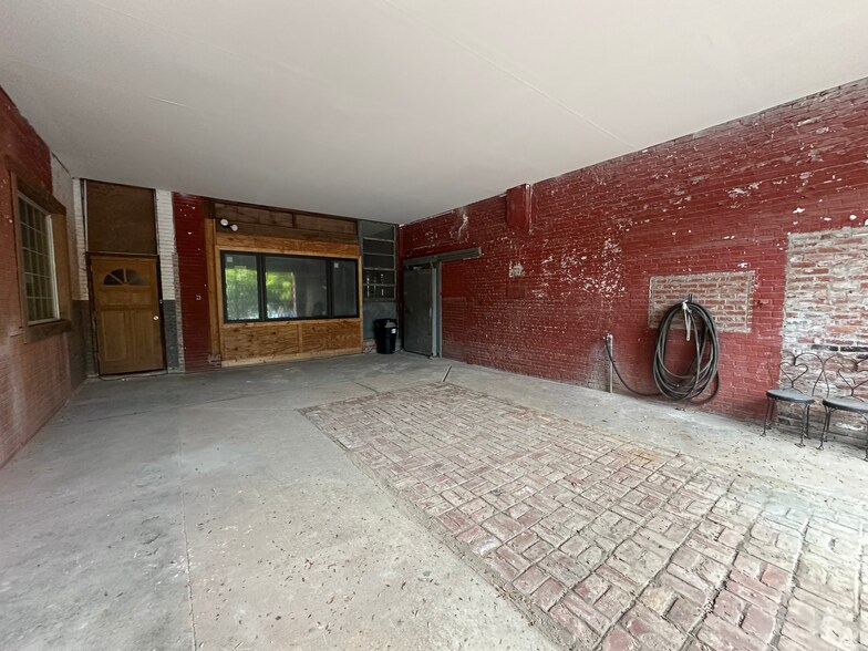 More Photos Of 850 Railroad Ave, Opelika General Retail For Lease