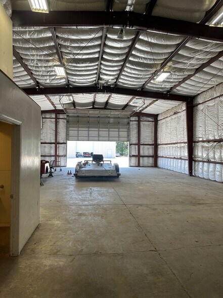 More Photos Of 352-360 W Kentucky Ave, Woodland Warehouse For Sale